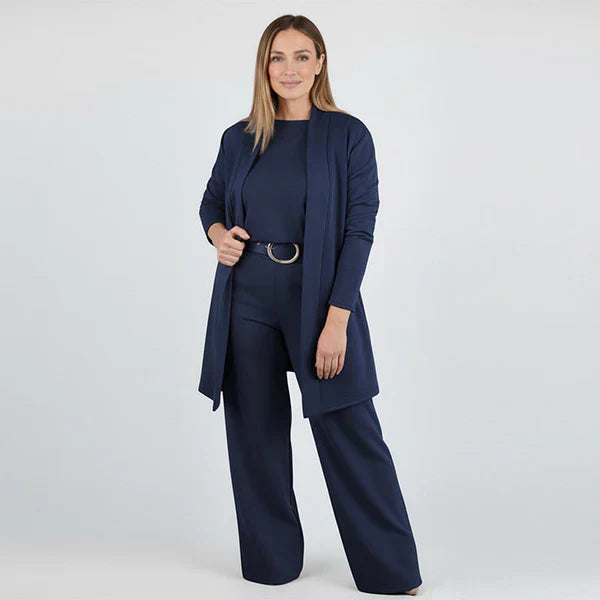 Emily – Elegant 3-Piece Stretch Set